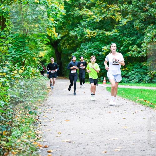 12.10.2025 - Bramfelder Halbmarathon 2025 Dr. Thomas Lammeyer http://msf.ph/oto/9357047 12.10.2025 10:59:36 Laufen 2227, 23600, 2842 meine-sportfotos.de