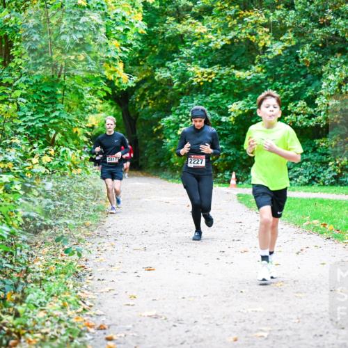 12.10.2025 - Bramfelder Halbmarathon 2025 Dr. Thomas Lammeyer http://msf.ph/oto/9357063 12.10.2025 10:59:39 Laufen 2817, 2227 meine-sportfotos.de