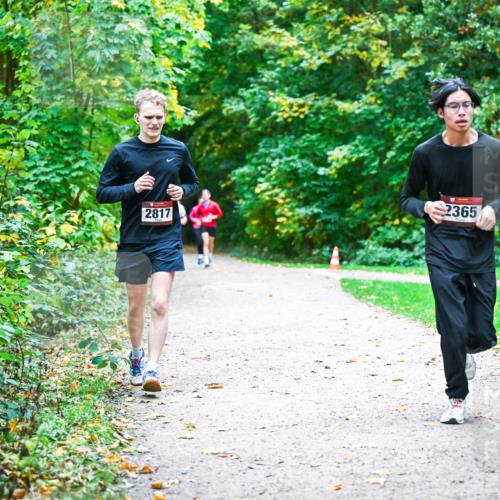 12.10.2025 - Bramfelder Halbmarathon 2025 Dr. Thomas Lammeyer http://msf.ph/oto/9357088 12.10.2025 10:59:43 Laufen 2365, 2817 meine-sportfotos.de