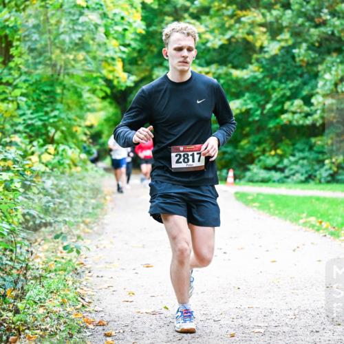 12.10.2025 - Bramfelder Halbmarathon 2025 Dr. Thomas Lammeyer http://msf.ph/oto/9357098 12.10.2025 10:59:44 Laufen 2817 meine-sportfotos.de