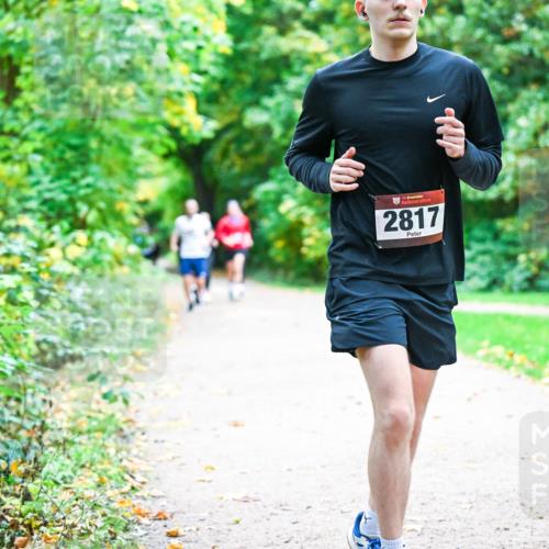 12.10.2025 - Bramfelder Halbmarathon 2025 Dr. Thomas Lammeyer http://msf.ph/oto/9357102 12.10.2025 10:59:45 Laufen 34, 2817 meine-sportfotos.de