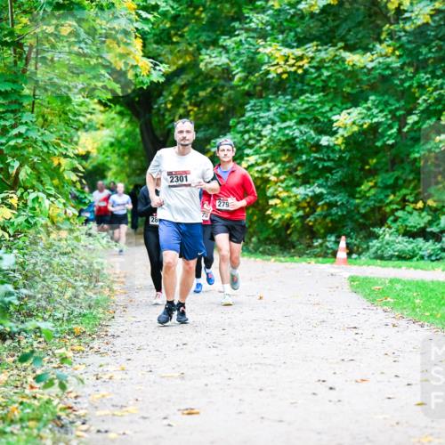 12.10.2025 - Bramfelder Halbmarathon 2025 Dr. Thomas Lammeyer http://msf.ph/oto/9357113 12.10.2025 10:59:48 Laufen 2301, 28, 279 meine-sportfotos.de