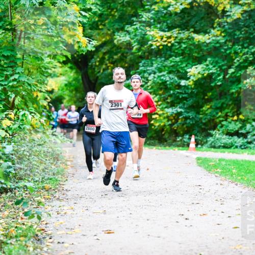 12.10.2025 - Bramfelder Halbmarathon 2025 Dr. Thomas Lammeyer http://msf.ph/oto/9357118 12.10.2025 10:59:49 Laufen 2800, 2301, 99 meine-sportfotos.de