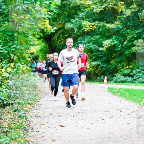12.10.2025 - Bramfelder Halbmarathon 2025 Dr. Thomas Lammeyer http://msf.ph/oto/9357121 12.10.2025 10:59:49 Laufen 2800, 2301, 99 meine-sportfotos.de