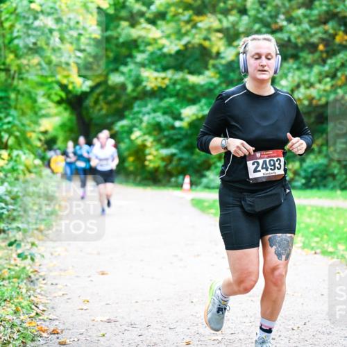 12.10.2025 - Bramfelder Halbmarathon 2025 Dr. Thomas Lammeyer http://msf.ph/oto/9357165 12.10.2025 10:59:56 Laufen 2493 meine-sportfotos.de