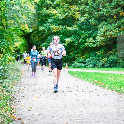 12.10.2025 - Bramfelder Halbmarathon 2025 Dr. Thomas Lammeyer http://msf.ph/oto/9357176 12.10.2025 10:59:59 Laufen 2217, 2235 meine-sportfotos.de