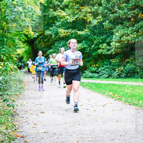 12.10.2025 - Bramfelder Halbmarathon 2025 Dr. Thomas Lammeyer http://msf.ph/oto/9357179 12.10.2025 11:00:00 Laufen 2217, 2235 meine-sportfotos.de