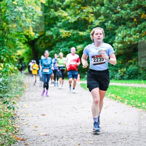 12.10.2025 - Bramfelder Halbmarathon 2025 Dr. Thomas Lammeyer http://msf.ph/oto/9357186 12.10.2025 11:00:01 Laufen 2235 meine-sportfotos.de
