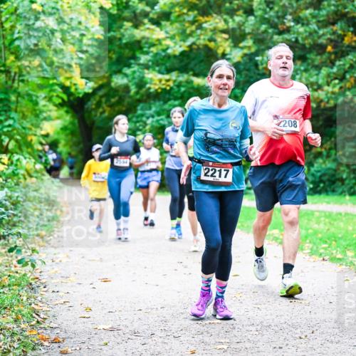 12.10.2025 - Bramfelder Halbmarathon 2025 Dr. Thomas Lammeyer http://msf.ph/oto/9357209 12.10.2025 11:00:04 Laufen 2217, 2208 meine-sportfotos.de