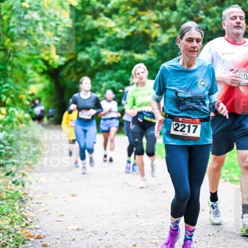 12.10.2025 - Bramfelder Halbmarathon 2025 Dr. Thomas Lammeyer http://msf.ph/oto/9357214 12.10.2025 11:00:05 Laufen 2217, 208 meine-sportfotos.de