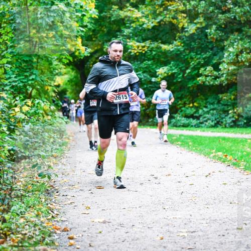 12.10.2025 - Bramfelder Halbmarathon 2025 Dr. Thomas Lammeyer http://msf.ph/oto/9357269 12.10.2025 11:00:17 Laufen 2615, 2561 meine-sportfotos.de