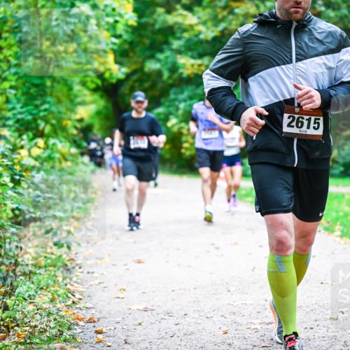 12.10.2025 - Bramfelder Halbmarathon 2025 Dr. Thomas Lammeyer http://msf.ph/oto/9357282 12.10.2025 11:00:19 Laufen 600, 2615 meine-sportfotos.de