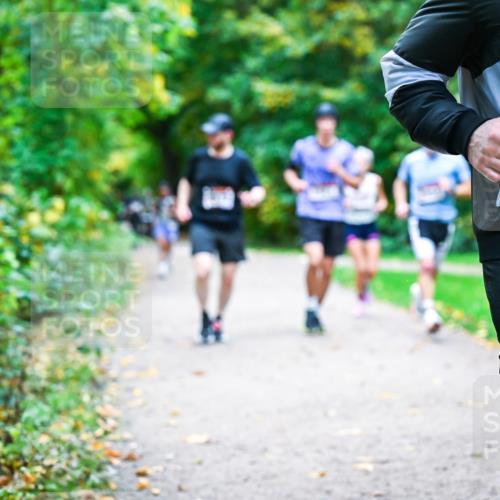 12.10.2025 - Bramfelder Halbmarathon 2025 Dr. Thomas Lammeyer http://msf.ph/oto/9357287 12.10.2025 11:00:19 Laufen 34, 261 meine-sportfotos.de