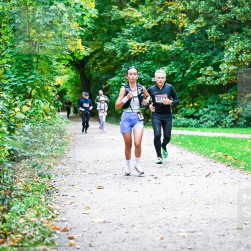 12.10.2025 - Bramfelder Halbmarathon 2025 Dr. Thomas Lammeyer http://msf.ph/oto/9357313 12.10.2025 11:00:24 Laufen 2070, 27, 2277 meine-sportfotos.de