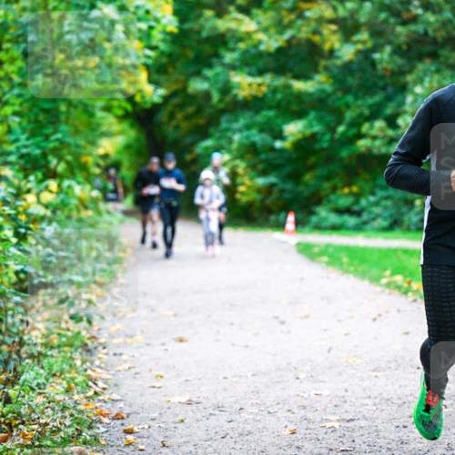 12.10.2025 - Bramfelder Halbmarathon 2025 Dr. Thomas Lammeyer http://msf.ph/oto/9357331 12.10.2025 11:00:27 Laufen 34, 2277 meine-sportfotos.de