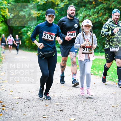 12.10.2025 - Bramfelder Halbmarathon 2025 Dr. Thomas Lammeyer http://msf.ph/oto/9357364 12.10.2025 11:00:34 Laufen 2170, 2983, 2160, 2093 meine-sportfotos.de
