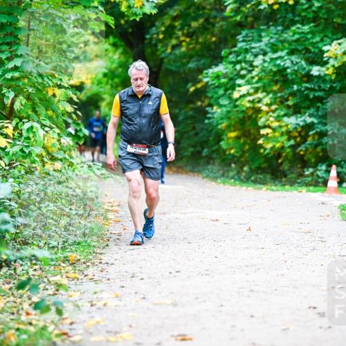 12.10.2025 - Bramfelder Halbmarathon 2025 Dr. Thomas Lammeyer http://msf.ph/oto/9357406 12.10.2025 11:00:44 Laufen 9830 meine-sportfotos.de