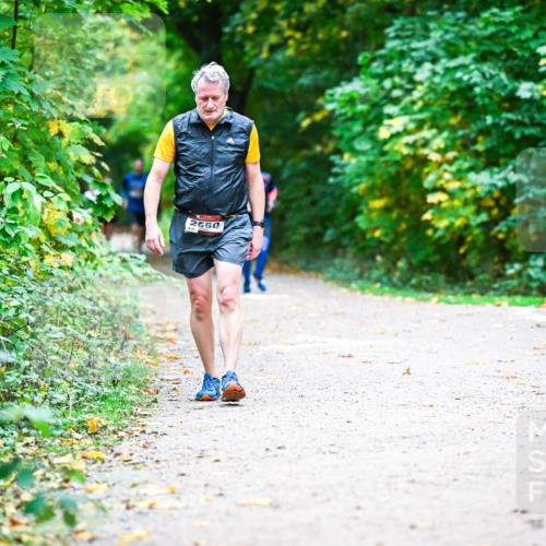 12.10.2025 - Bramfelder Halbmarathon 2025 Dr. Thomas Lammeyer http://msf.ph/oto/9357408 12.10.2025 11:00:45 Laufen 2550 meine-sportfotos.de