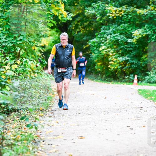 12.10.2025 - Bramfelder Halbmarathon 2025 Dr. Thomas Lammeyer http://msf.ph/oto/9357416 12.10.2025 11:00:46 Laufen 2660 meine-sportfotos.de