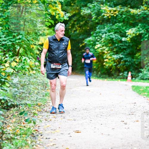 12.10.2025 - Bramfelder Halbmarathon 2025 Dr. Thomas Lammeyer http://msf.ph/oto/9357418 12.10.2025 11:00:48 Laufen 2550 meine-sportfotos.de