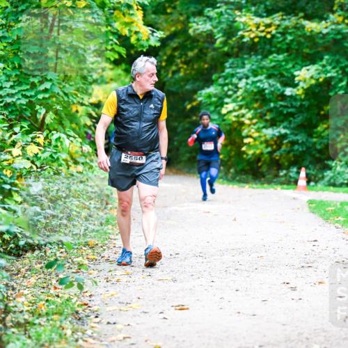 12.10.2025 - Bramfelder Halbmarathon 2025 Dr. Thomas Lammeyer http://msf.ph/oto/9357419 12.10.2025 11:00:48 Laufen 2550 meine-sportfotos.de