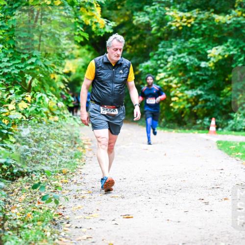 12.10.2025 - Bramfelder Halbmarathon 2025 Dr. Thomas Lammeyer http://msf.ph/oto/9357423 12.10.2025 11:00:48 Laufen 2550 meine-sportfotos.de