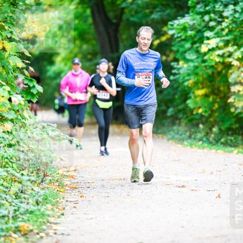 12.10.2025 - Bramfelder Halbmarathon 2025 Dr. Thomas Lammeyer http://msf.ph/oto/9357427 12.10.2025 11:00:57 Laufen 3343 meine-sportfotos.de