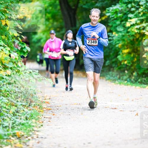 12.10.2025 - Bramfelder Halbmarathon 2025 Dr. Thomas Lammeyer http://msf.ph/oto/9357430 12.10.2025 11:00:58 Laufen 2349 meine-sportfotos.de