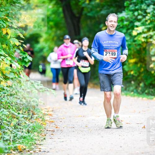 12.10.2025 - Bramfelder Halbmarathon 2025 Dr. Thomas Lammeyer http://msf.ph/oto/9357437 12.10.2025 11:00:59 Laufen 2349 meine-sportfotos.de