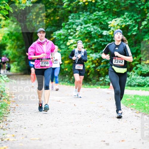 12.10.2025 - Bramfelder Halbmarathon 2025 Dr. Thomas Lammeyer http://msf.ph/oto/9357462 12.10.2025 11:01:05 Laufen 2350, 2667, 2242 meine-sportfotos.de