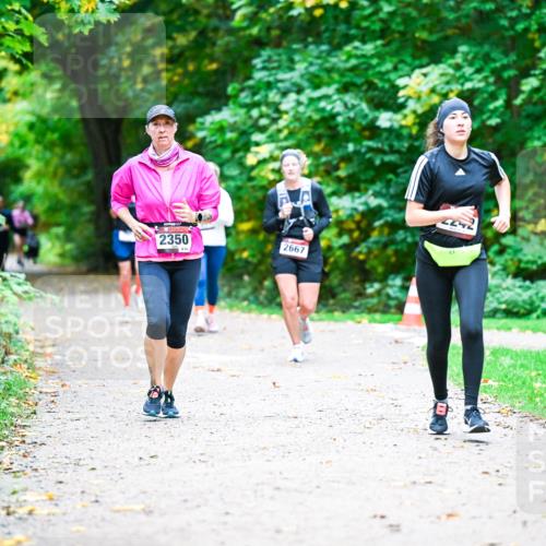 12.10.2025 - Bramfelder Halbmarathon 2025 Dr. Thomas Lammeyer http://msf.ph/oto/9357464 12.10.2025 11:01:05 Laufen 2350, 835, 2667 meine-sportfotos.de