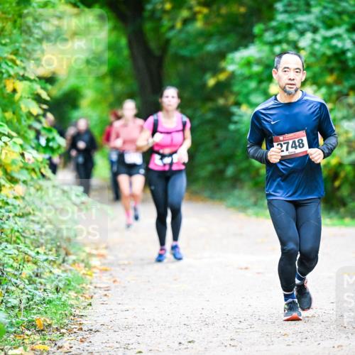 12.10.2025 - Bramfelder Halbmarathon 2025 Dr. Thomas Lammeyer http://msf.ph/oto/9357534 12.10.2025 11:01:20 Laufen 2748 meine-sportfotos.de