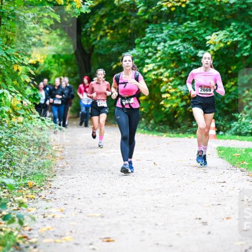 12.10.2025 - Bramfelder Halbmarathon 2025 Dr. Thomas Lammeyer http://msf.ph/oto/9357552 12.10.2025 11:01:23 Laufen 2414, 2669, 2748 meine-sportfotos.de