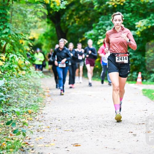 12.10.2025 - Bramfelder Halbmarathon 2025 Dr. Thomas Lammeyer http://msf.ph/oto/9357584 12.10.2025 11:01:28 Laufen 2414, 8131 meine-sportfotos.de