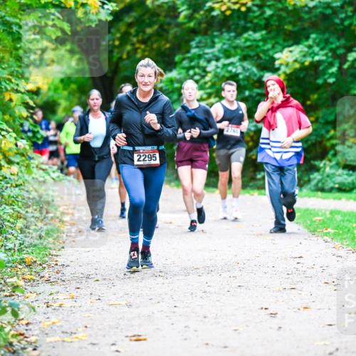 12.10.2025 - Bramfelder Halbmarathon 2025 Dr. Thomas Lammeyer http://msf.ph/oto/9357605 12.10.2025 11:01:32 Laufen 2295, 2765 meine-sportfotos.de