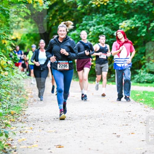 12.10.2025 - Bramfelder Halbmarathon 2025 Dr. Thomas Lammeyer http://msf.ph/oto/9357606 12.10.2025 11:01:32 Laufen 2295, 2765 meine-sportfotos.de