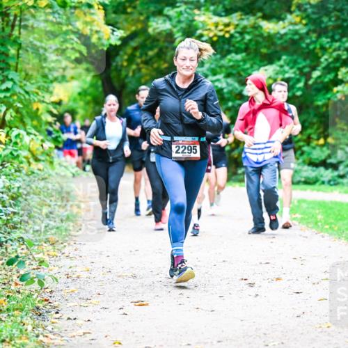 12.10.2025 - Bramfelder Halbmarathon 2025 Dr. Thomas Lammeyer http://msf.ph/oto/9357615 12.10.2025 11:01:33 Laufen 2295 meine-sportfotos.de