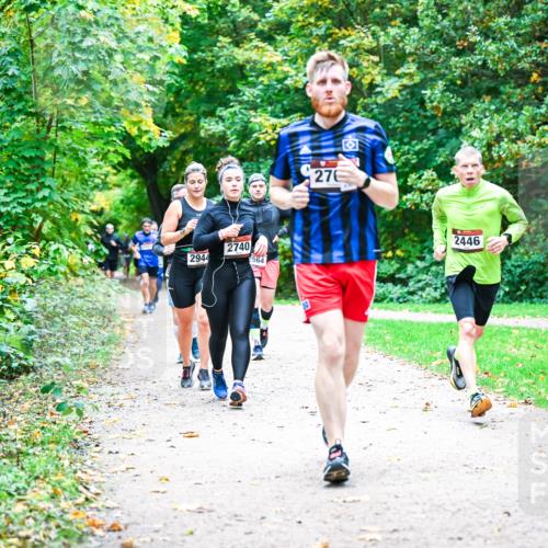 12.10.2025 - Bramfelder Halbmarathon 2025 Dr. Thomas Lammeyer http://msf.ph/oto/9357690 12.10.2025 11:01:46 Laufen 2740, 2944, 2564, 276, 2446 meine-sportfotos.de