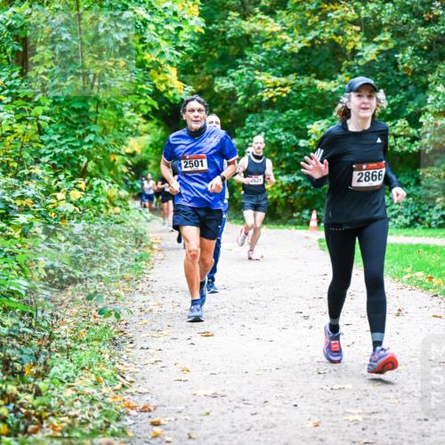 12.10.2025 - Bramfelder Halbmarathon 2025 Dr. Thomas Lammeyer http://msf.ph/oto/9357721 12.10.2025 11:01:53 Laufen 2501, 2621, 2866 meine-sportfotos.de