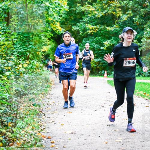 12.10.2025 - Bramfelder Halbmarathon 2025 Dr. Thomas Lammeyer http://msf.ph/oto/9357722 12.10.2025 11:01:53 Laufen 2501, 2621, 2866 meine-sportfotos.de