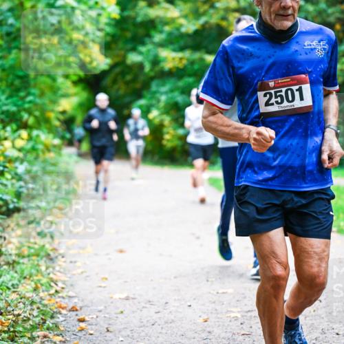 12.10.2025 - Bramfelder Halbmarathon 2025 Dr. Thomas Lammeyer http://msf.ph/oto/9357734 12.10.2025 11:01:55 Laufen 34, 2501 meine-sportfotos.de