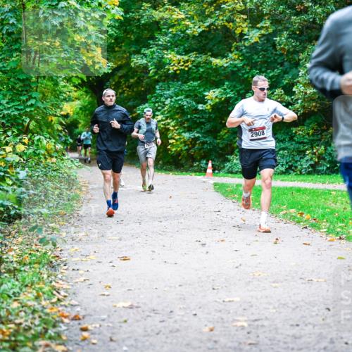 12.10.2025 - Bramfelder Halbmarathon 2025 Dr. Thomas Lammeyer http://msf.ph/oto/9357740 12.10.2025 11:01:56 Laufen 2908, 262 meine-sportfotos.de