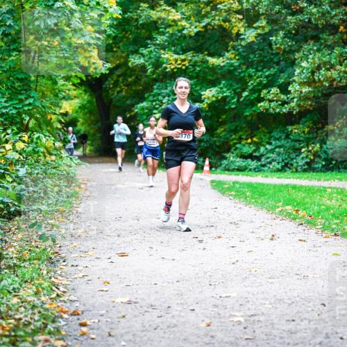 12.10.2025 - Bramfelder Halbmarathon 2025 Dr. Thomas Lammeyer http://msf.ph/oto/9357756 12.10.2025 11:02:02 Laufen 410, 370 meine-sportfotos.de