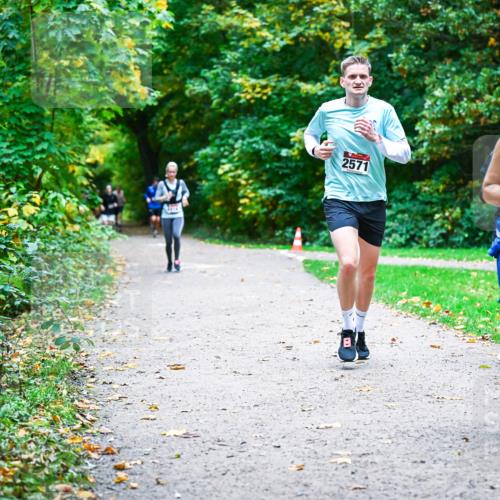 12.10.2025 - Bramfelder Halbmarathon 2025 Dr. Thomas Lammeyer http://msf.ph/oto/9357799 12.10.2025 11:02:09 Laufen 2571, 2410 meine-sportfotos.de