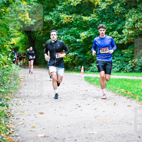 12.10.2025 - Bramfelder Halbmarathon 2025 Dr. Thomas Lammeyer http://msf.ph/oto/9357836 12.10.2025 11:02:18 Laufen 2, 2845 meine-sportfotos.de