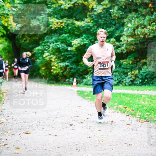 12.10.2025 - Bramfelder Halbmarathon 2025 Dr. Thomas Lammeyer http://msf.ph/oto/9357853 12.10.2025 11:02:22 Laufen 2437 meine-sportfotos.de