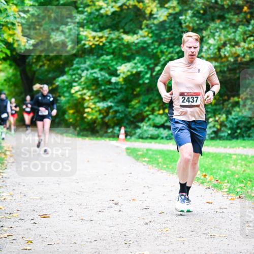 12.10.2025 - Bramfelder Halbmarathon 2025 Dr. Thomas Lammeyer http://msf.ph/oto/9357856 12.10.2025 11:02:22 Laufen 2437 meine-sportfotos.de