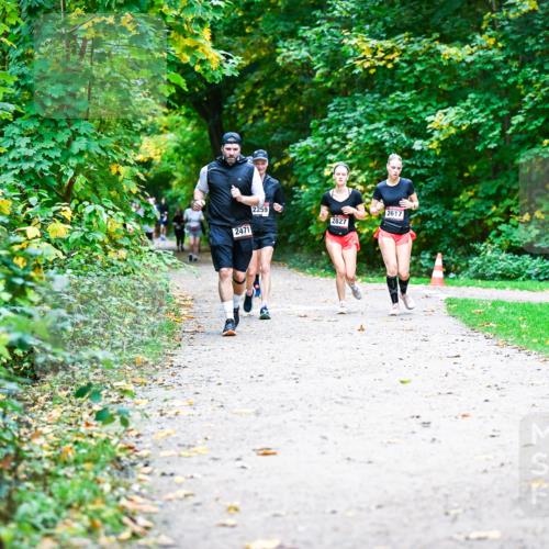 12.10.2025 - Bramfelder Halbmarathon 2025 Dr. Thomas Lammeyer http://msf.ph/oto/9357887 12.10.2025 11:02:30 Laufen 2259, 2827, 2471, 2617 meine-sportfotos.de