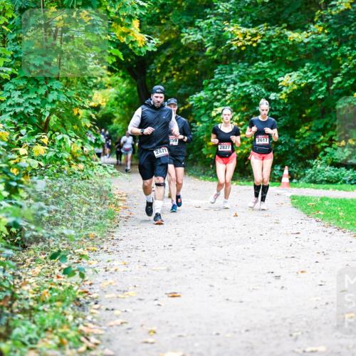 12.10.2025 - Bramfelder Halbmarathon 2025 Dr. Thomas Lammeyer http://msf.ph/oto/9357890 12.10.2025 11:02:30 Laufen 259, 2617, 2471, 2827 meine-sportfotos.de