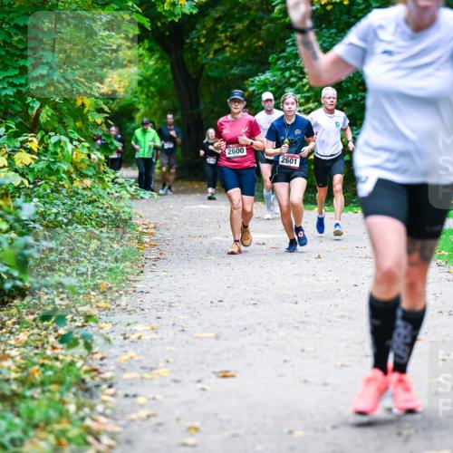12.10.2025 - Bramfelder Halbmarathon 2025 Dr. Thomas Lammeyer http://msf.ph/oto/9357970 12.10.2025 11:02:48 Laufen 2600, 2601 meine-sportfotos.de